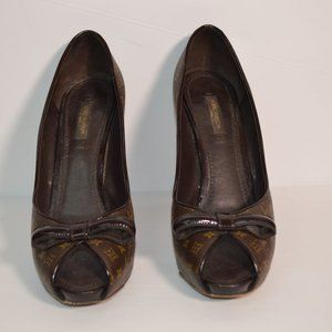 Louis Vuitton Monogram Pumps